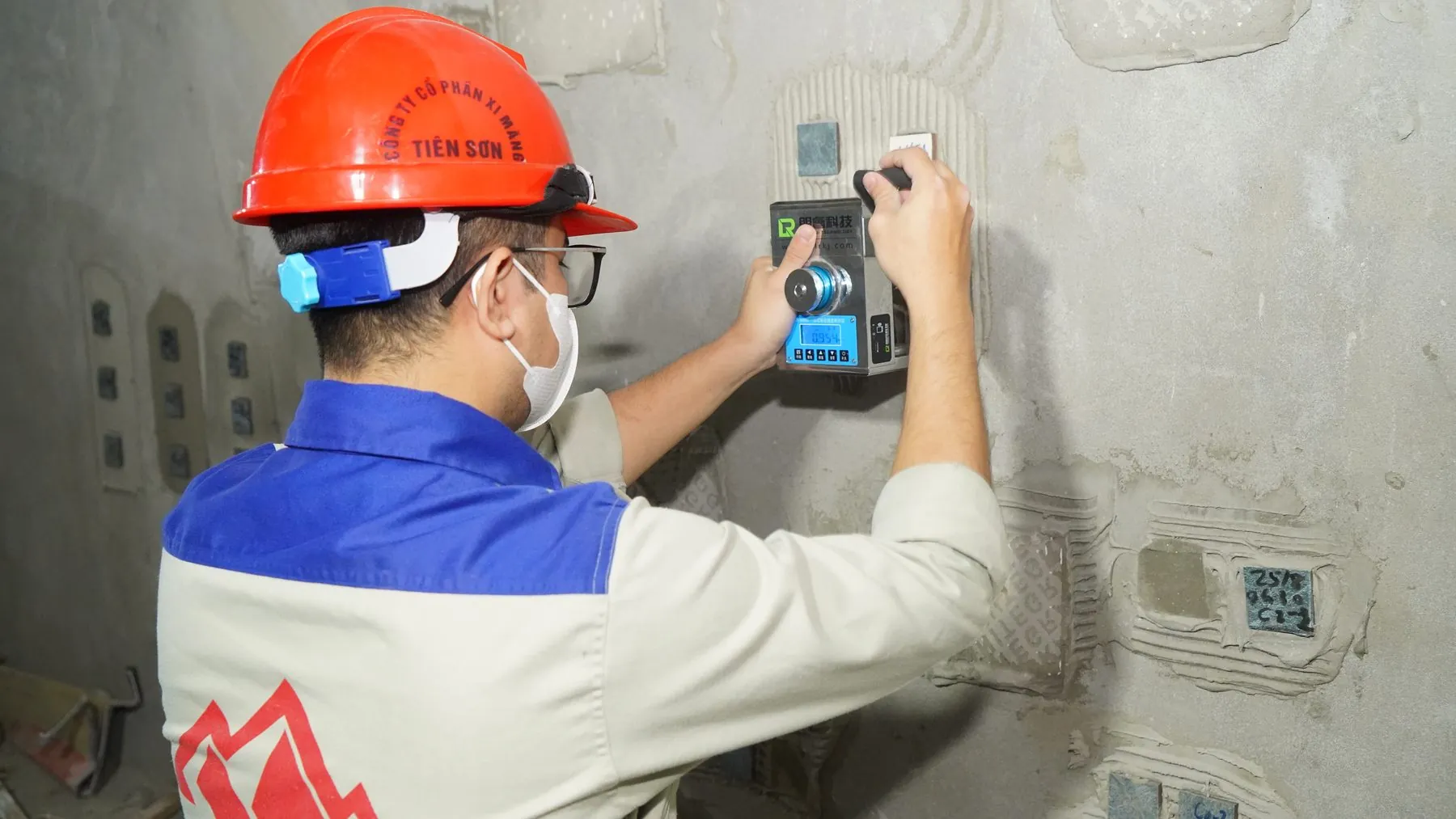 Đo kiểm bề mặt thi công mẫu Mabee