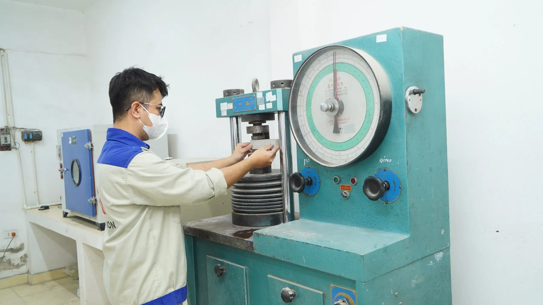 Kiểm tra cường độ vật liệu Mabee